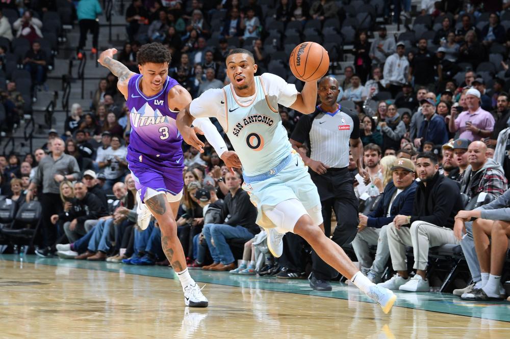 天空体育：切尔西已同意超4000万镑签葡体17岁小将昆达.