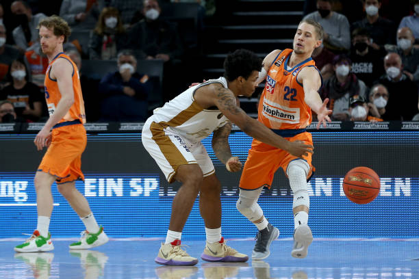 基德谈东契奇即将重返达拉斯战旧主 浓眉：对阵湖人只是普通比赛