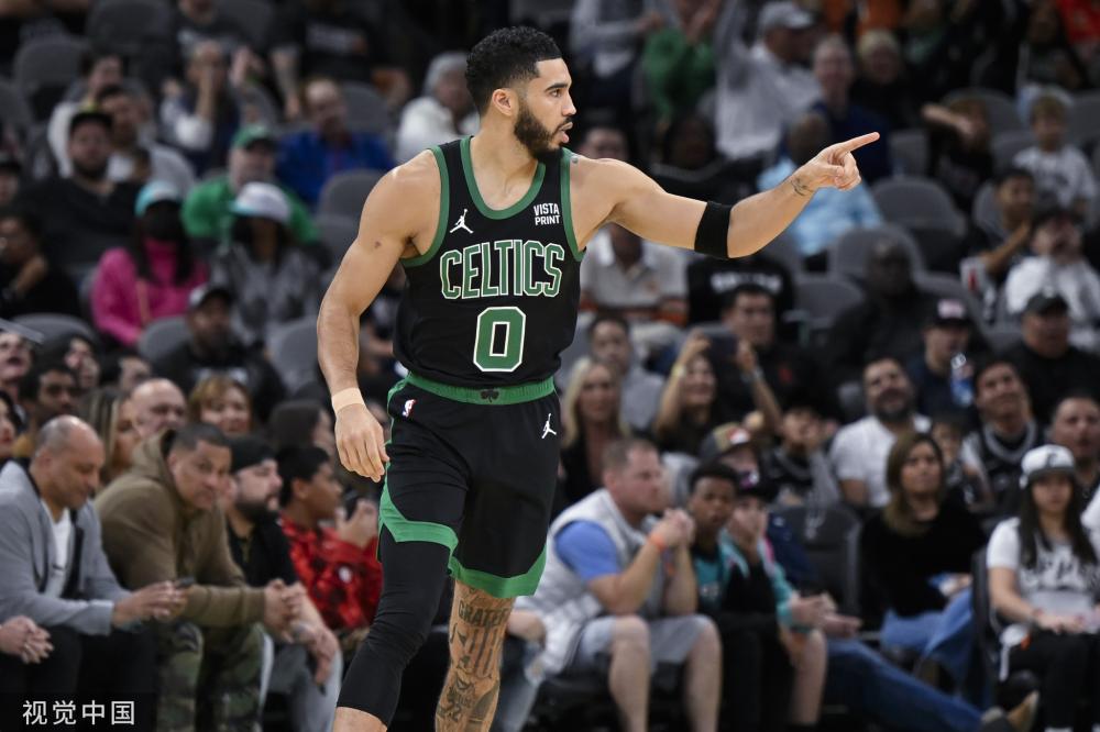 凭借稳健的 凭借稳健的