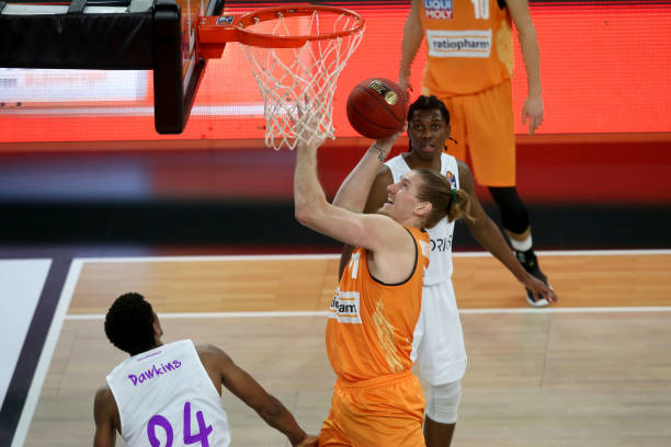 德转五大联赛球员身价上涨TOP10，亚马尔登顶，巴萨3人上榜